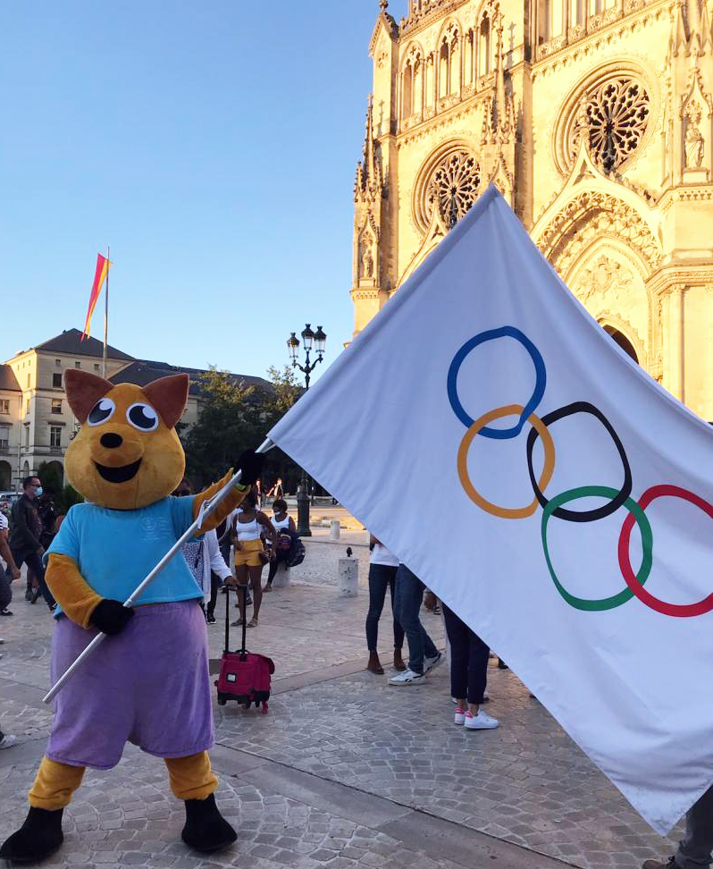 Jojo, mascotte des Jeux Sportifs, dfend les valeurs Olympiques