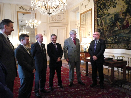 De gauche à droite, MM. Monnereau, Patrick Bahègne, François Dumon, François Bonneau, Bernard Fragneau et Jean-Louis Desnoues