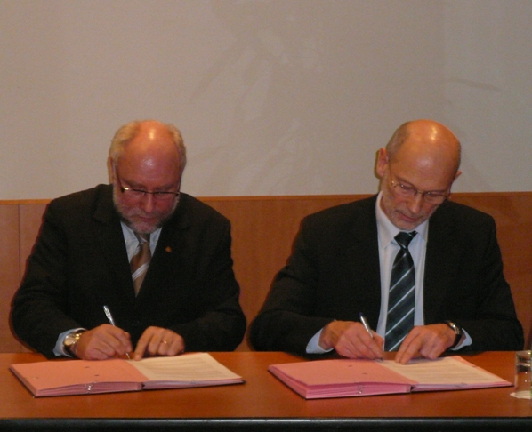 Jean-Louis Desnoues, Président du CROS et François Richer, Directeur Général de la Caisse Fédérale du Crédit Mutuel du Centre